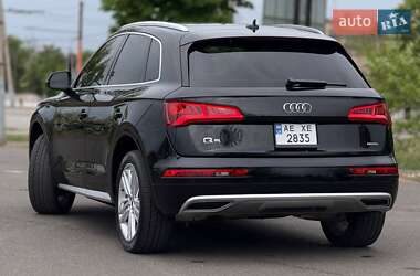 Позашляховик / Кросовер Audi Q5 2019 в 