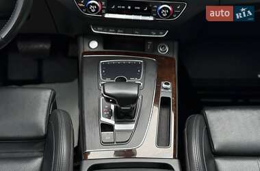 Позашляховик / Кросовер Audi Q5 2019 в 