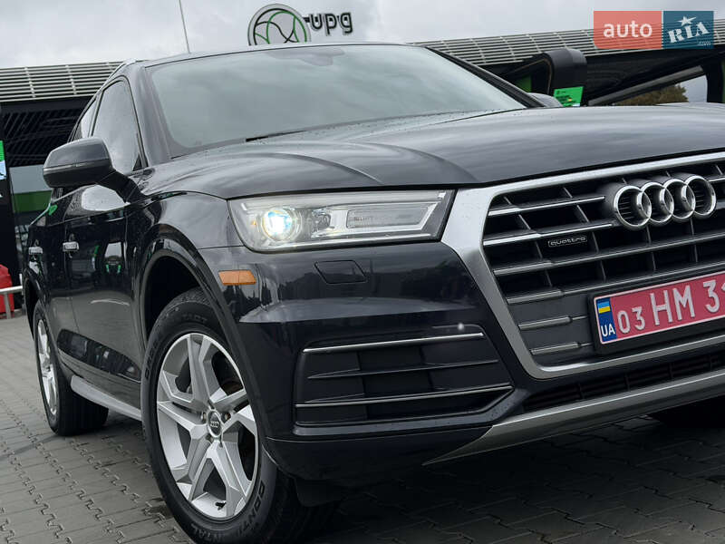 Позашляховик / Кросовер Audi Q5 2017 в 
