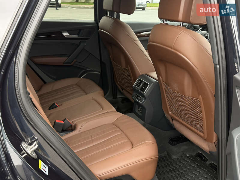 Внедорожник / Кроссовер Audi Q5 2017 в Луцке