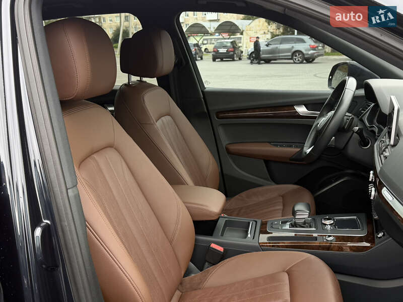 Внедорожник / Кроссовер Audi Q5 2017 в Луцке