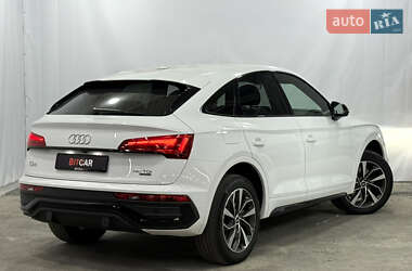 Внедорожник / Кроссовер Audi Q5 2021 в 