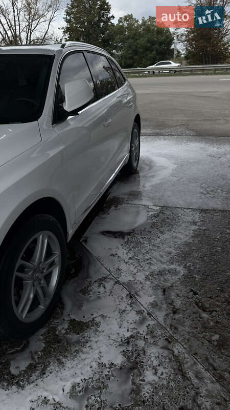 Внедорожник / Кроссовер Audi Q5 2012 в Соленом