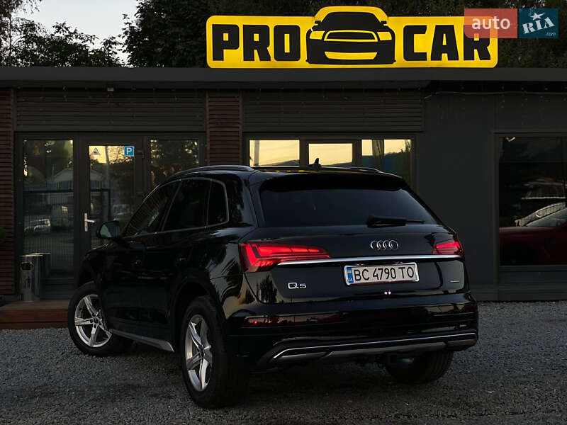 Позашляховик / Кросовер Audi Q5 2021 в Львові