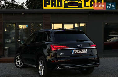 Внедорожник / Кроссовер Audi Q5 2021 в 