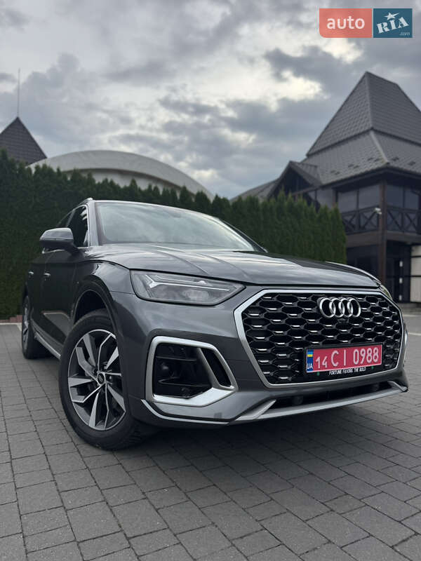 Внедорожник / Кроссовер Audi Q5 2022 в 