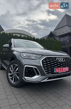 Внедорожник / Кроссовер Audi Q5 2022 в 