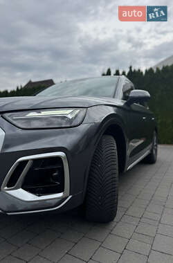 Внедорожник / Кроссовер Audi Q5 2022 в 