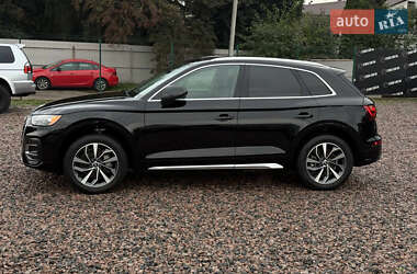 Позашляховик / Кросовер Audi Q5 2021 в 