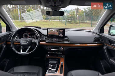 Позашляховик / Кросовер Audi Q5 2021 в 