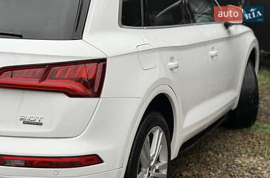 Позашляховик / Кросовер Audi Q5 2017 в 
