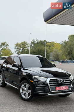 Внедорожник / Кроссовер Audi Q5 2017 в 