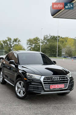 Внедорожник / Кроссовер Audi Q5 2017 в 