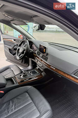 Внедорожник / Кроссовер Audi Q5 2017 в 