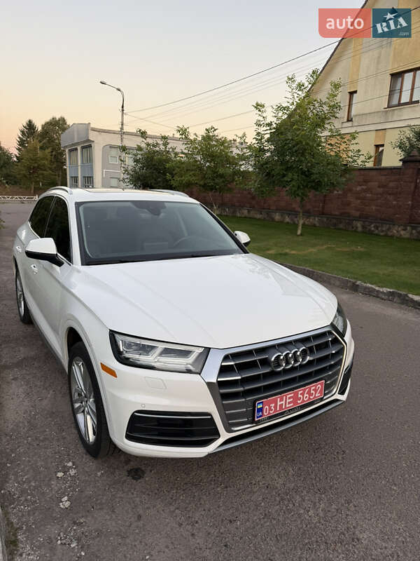 Внедорожник / Кроссовер Audi Q5 2020 в 