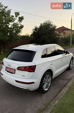 Внедорожник / Кроссовер Audi Q5 2020 в 