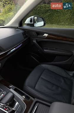 Внедорожник / Кроссовер Audi Q5 2020 в 