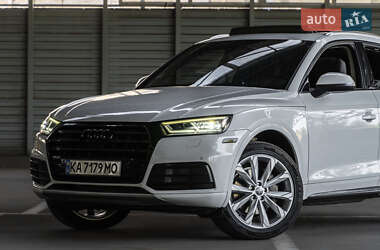 Позашляховик / Кросовер Audi Q5 2020 в 