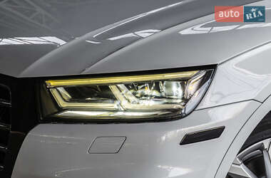 Позашляховик / Кросовер Audi Q5 2020 в 