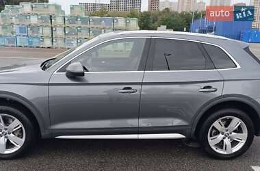 Внедорожник / Кроссовер Audi Q5 2017 в 