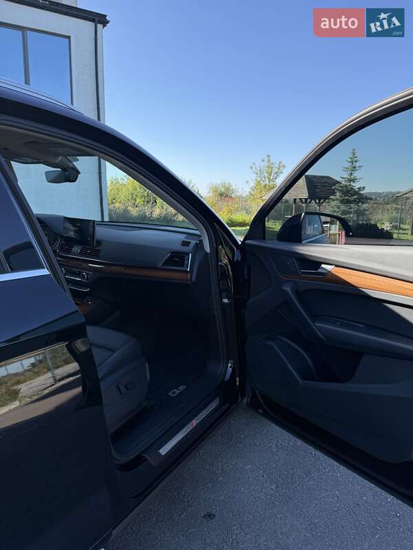 Позашляховик / Кросовер Audi Q5 2021 в Рівному