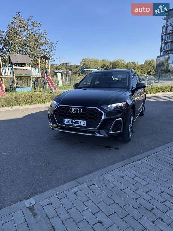 Позашляховик / Кросовер Audi Q5 2021 в Рівному