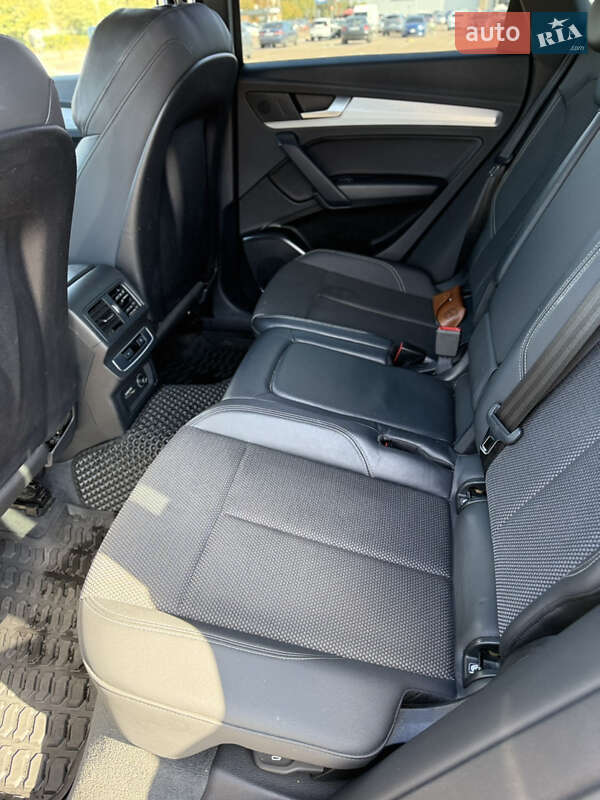 Позашляховик / Кросовер Audi Q5 2021 в Києві