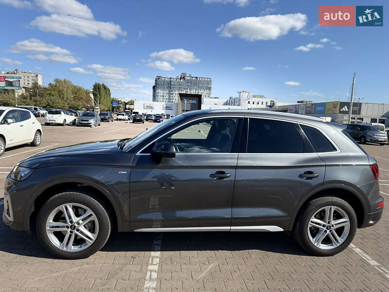 Позашляховик / Кросовер Audi Q5 2021 в Києві