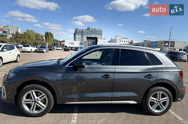 Внедорожник / Кроссовер Audi Q5 2021 в 