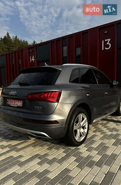 Внедорожник / Кроссовер Audi Q5 2018 в 
