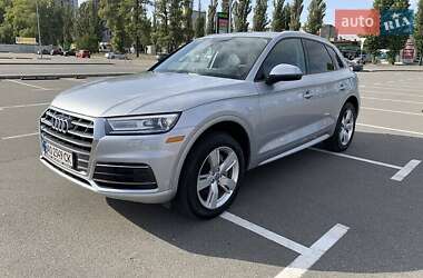 Внедорожник / Кроссовер Audi Q5 2018 в 