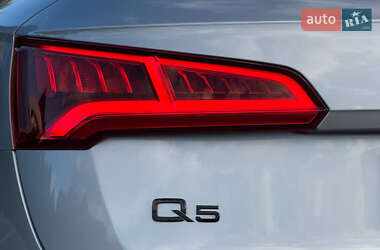 Позашляховик / Кросовер Audi Q5 2018 в 