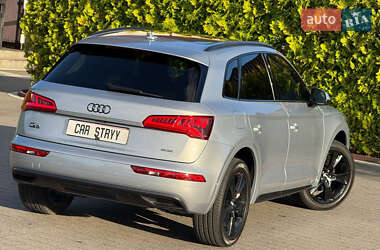 Позашляховик / Кросовер Audi Q5 2018 в 