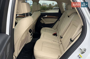 Внедорожник / Кроссовер Audi Q5 2022 в 