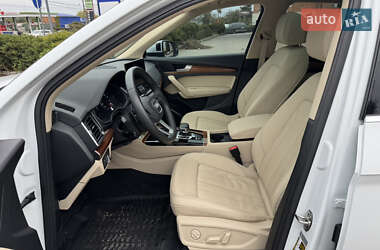 Внедорожник / Кроссовер Audi Q5 2022 в 