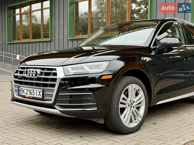 Внедорожник / Кроссовер Audi Q5 2018 в Ровно