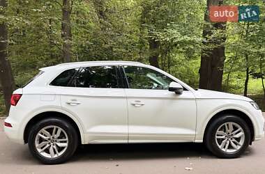 Внедорожник / Кроссовер Audi Q5 2018 в 
