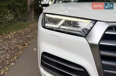 Внедорожник / Кроссовер Audi Q5 2018 в 