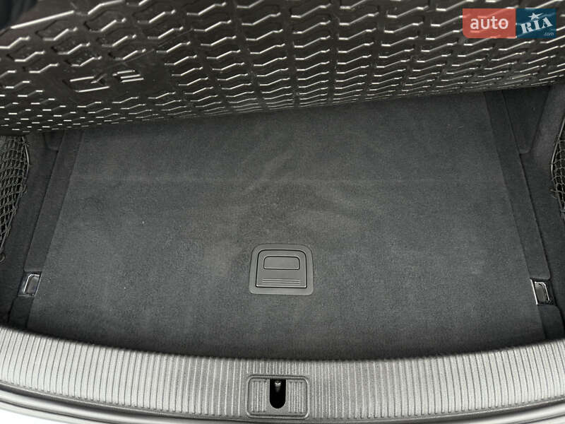 Внедорожник / Кроссовер Audi Q5 2022 в Киеве