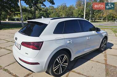 Позашляховик / Кросовер Audi Q5 2019 в 
