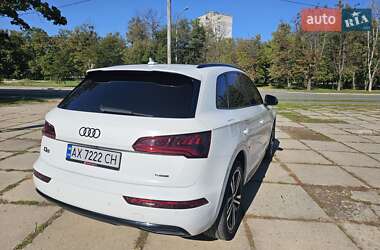 Позашляховик / Кросовер Audi Q5 2019 в 