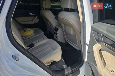 Позашляховик / Кросовер Audi Q5 2019 в 