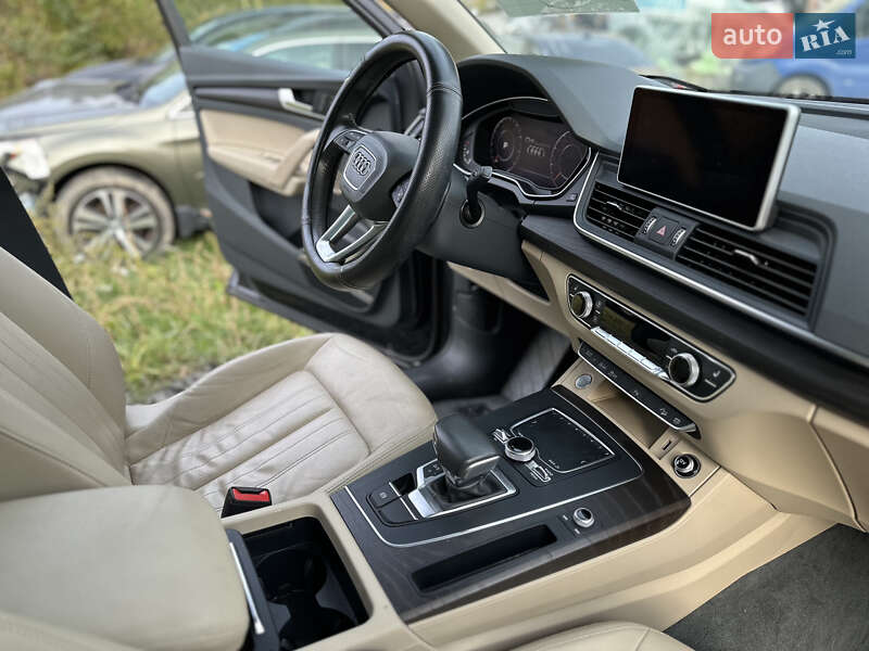 Внедорожник / Кроссовер Audi Q5 2018 в Луцке