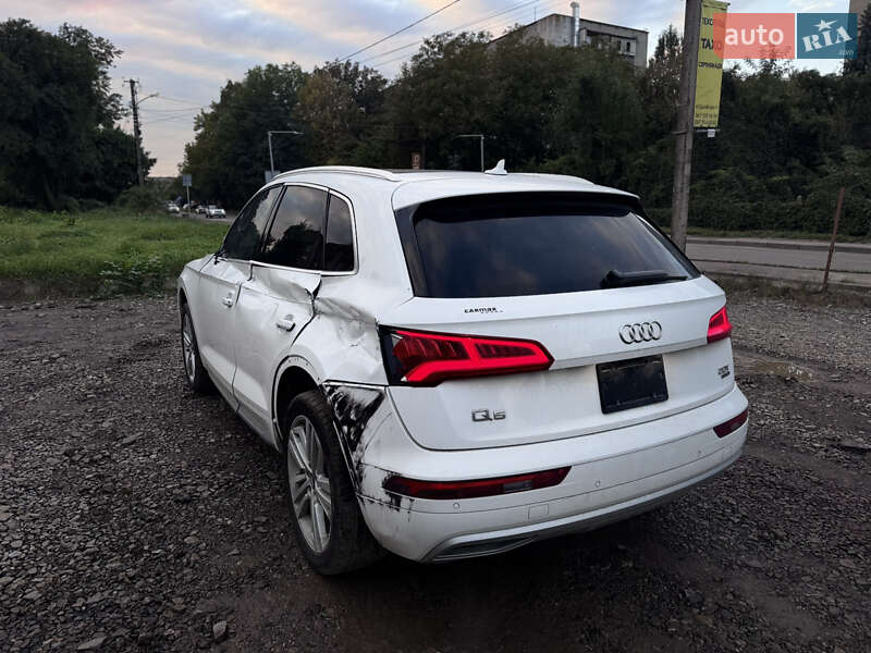 Позашляховик / Кросовер Audi Q5 2018 в Львові