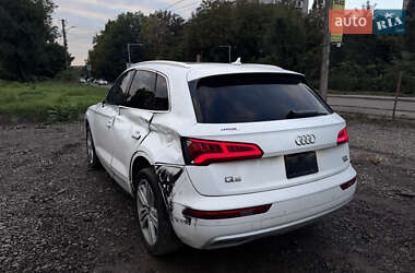 Внедорожник / Кроссовер Audi Q5 2018 в 