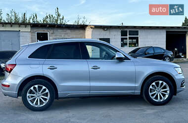 Позашляховик / Кросовер Audi Q5 2015 в 