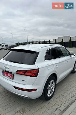 Позашляховик / Кросовер Audi Q5 2019 в 