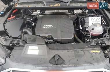 Внедорожник / Кроссовер Audi Q5 2021 в 