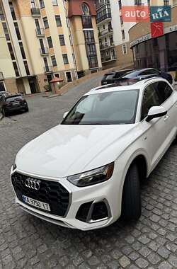 Внедорожник / Кроссовер Audi Q5 2021 в 