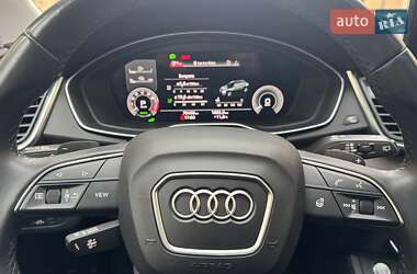 Внедорожник / Кроссовер Audi Q5 2021 в 